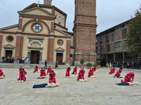 Croce Rossa in piazza San Magno